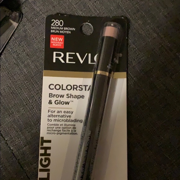 Brand new brow pencil by Revlon - Picture 2 of 4